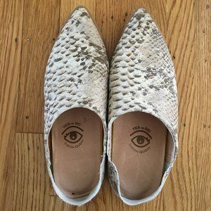 Vision Quest Gold Dust Convertible Loafers [Like New]